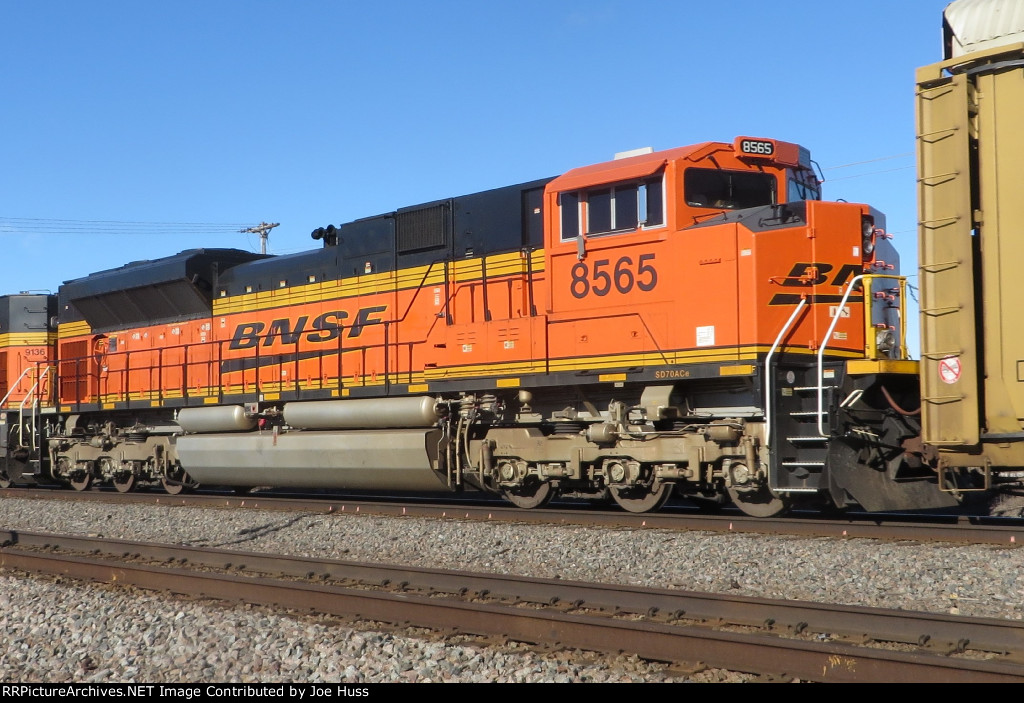 BNSF 8565